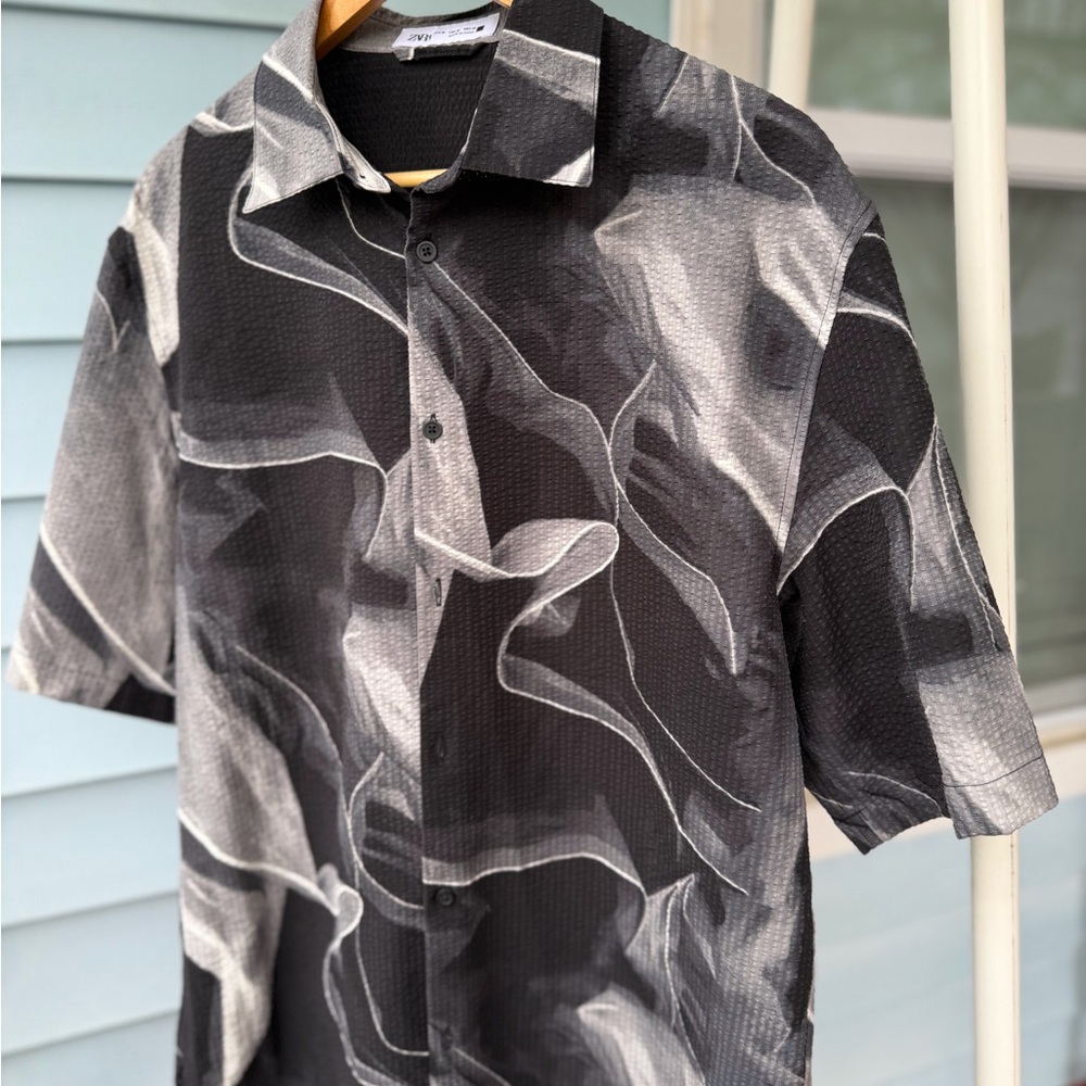 Zara Black & Gray Abstract Short-Sleeve Button-Down Shirt